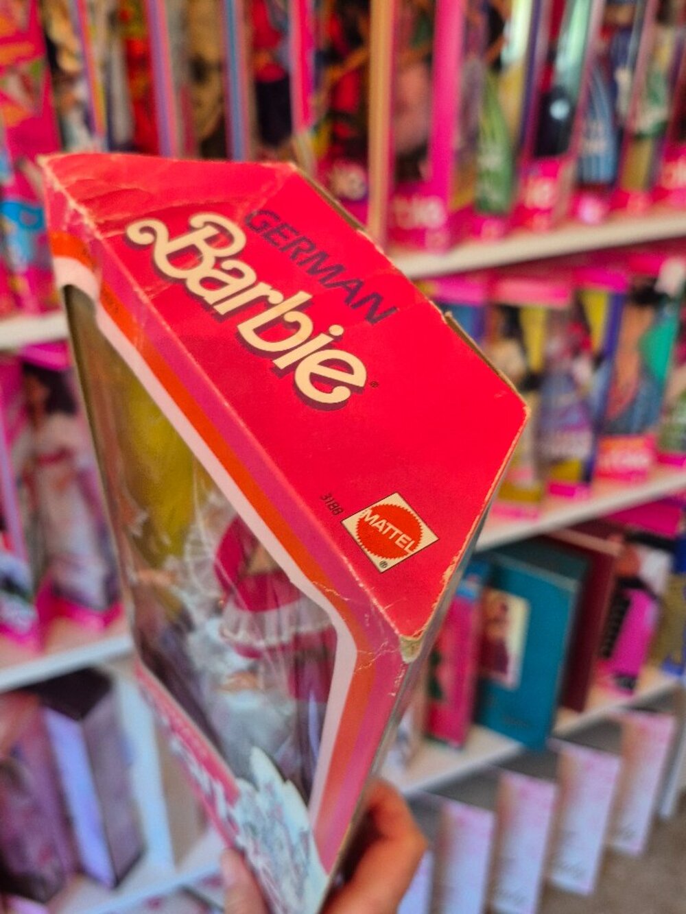 1986 Dolls of the Word German Barbie NIB - Picture 5 of 9